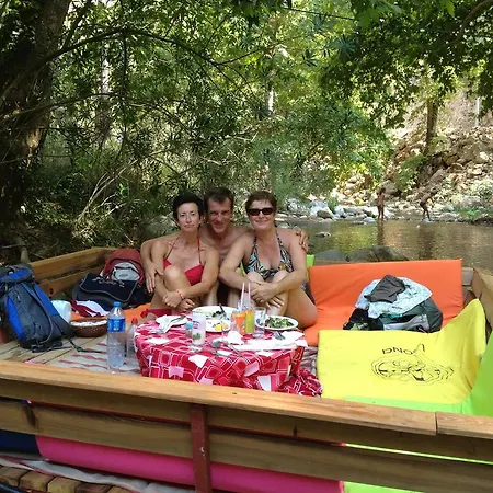 מלון Yoeruek Park Pansiyon 3*