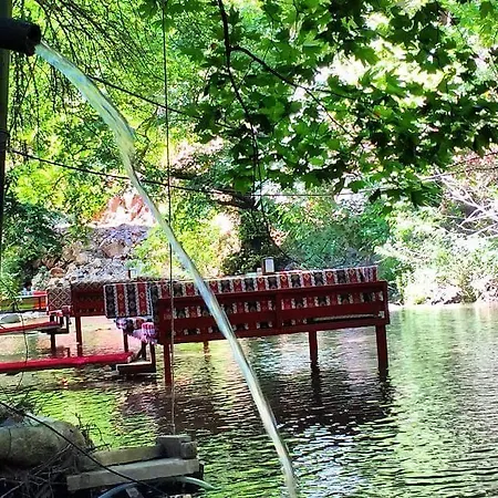 Yoeruek Park Pansiyon 3* קמר