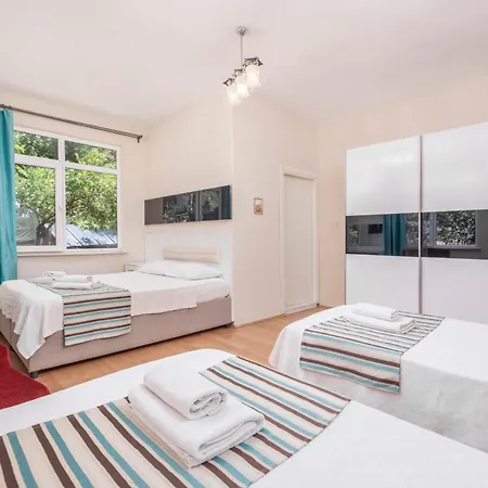 Yoeruek Park Pansiyon 3* קמר