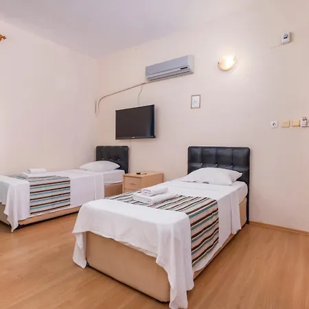 Yoeruek Park Pansiyon 3*