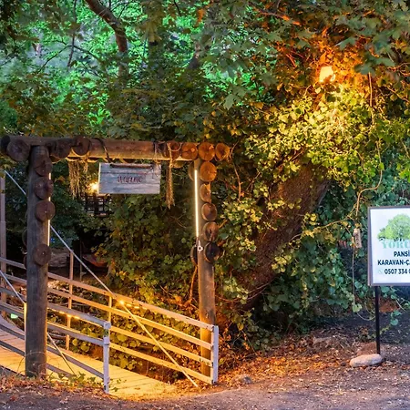 מלון Yoeruek Park Pansiyon קמר
