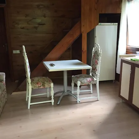 Yoeruek Park Pansiyon 3* קמר