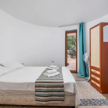 Yoeruek Park 凯梅尔