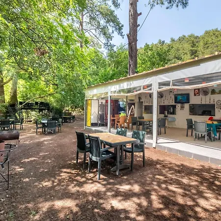 Yoeruek Park מלון 3*