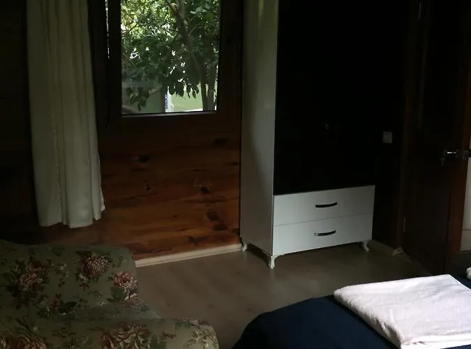 Yoruk Park בית הארחה